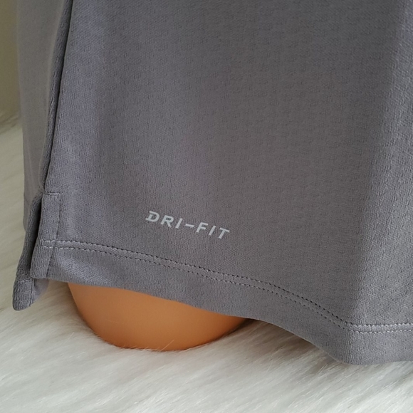 NIKE DRI-FIT WOMEN'S TOP SIZE M - Picture 4 of 8